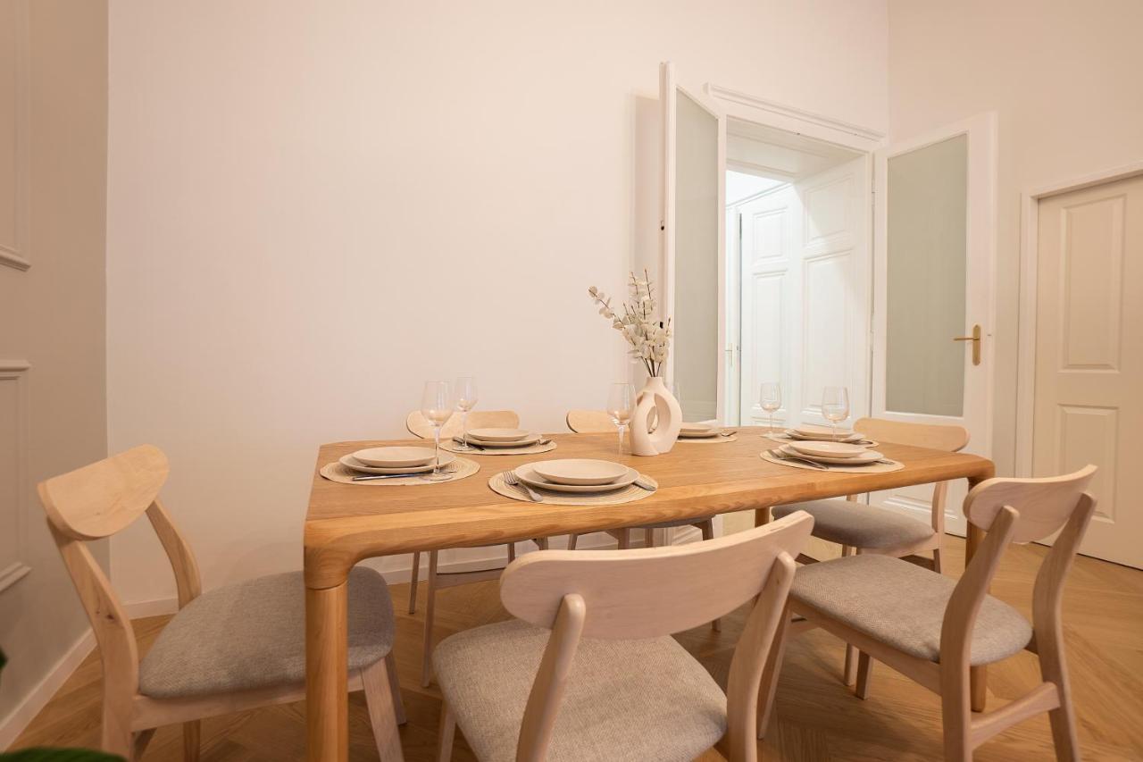 Spacious 110М2 Flat In The City Center Viena Exterior foto